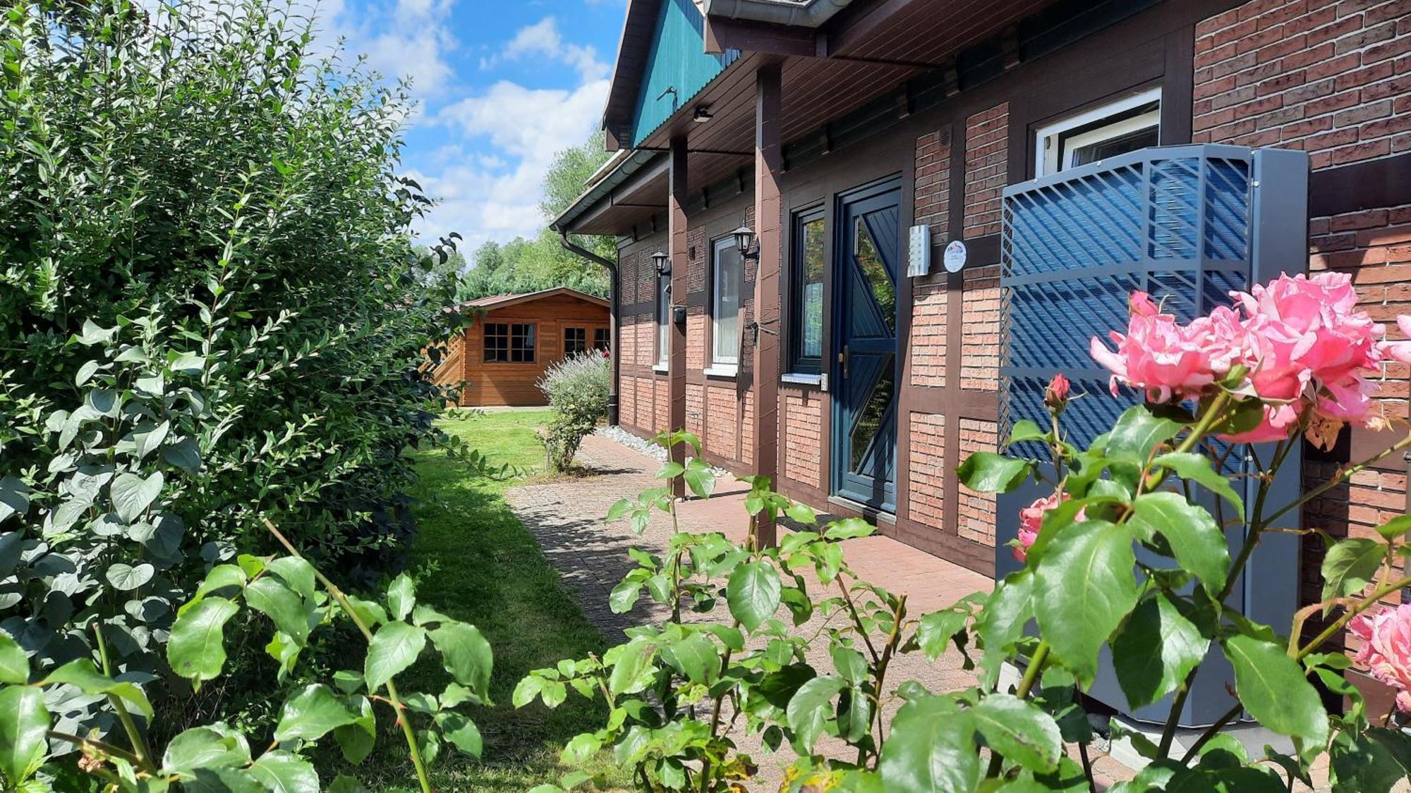 Ferienhaus Sasse Ferienwohnungen Mit Garten & Grill Molschow Bagian luar foto